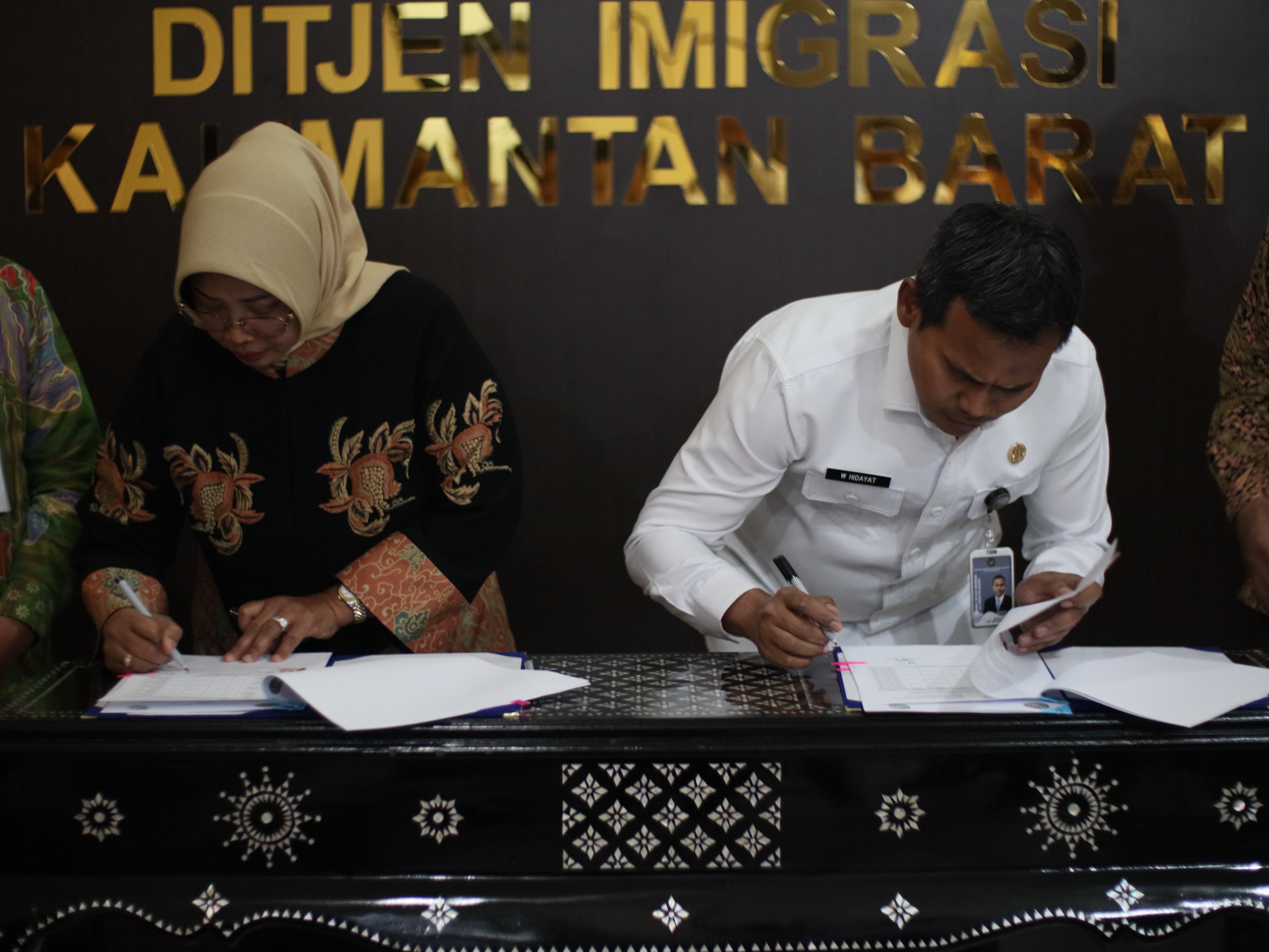 Sinergi Pusat dan Daerah Diperkuat, Pemkab Mempawah dan Kementerian Imigrasi dan Pemasyarakatan Tandatangani Hibah Aset